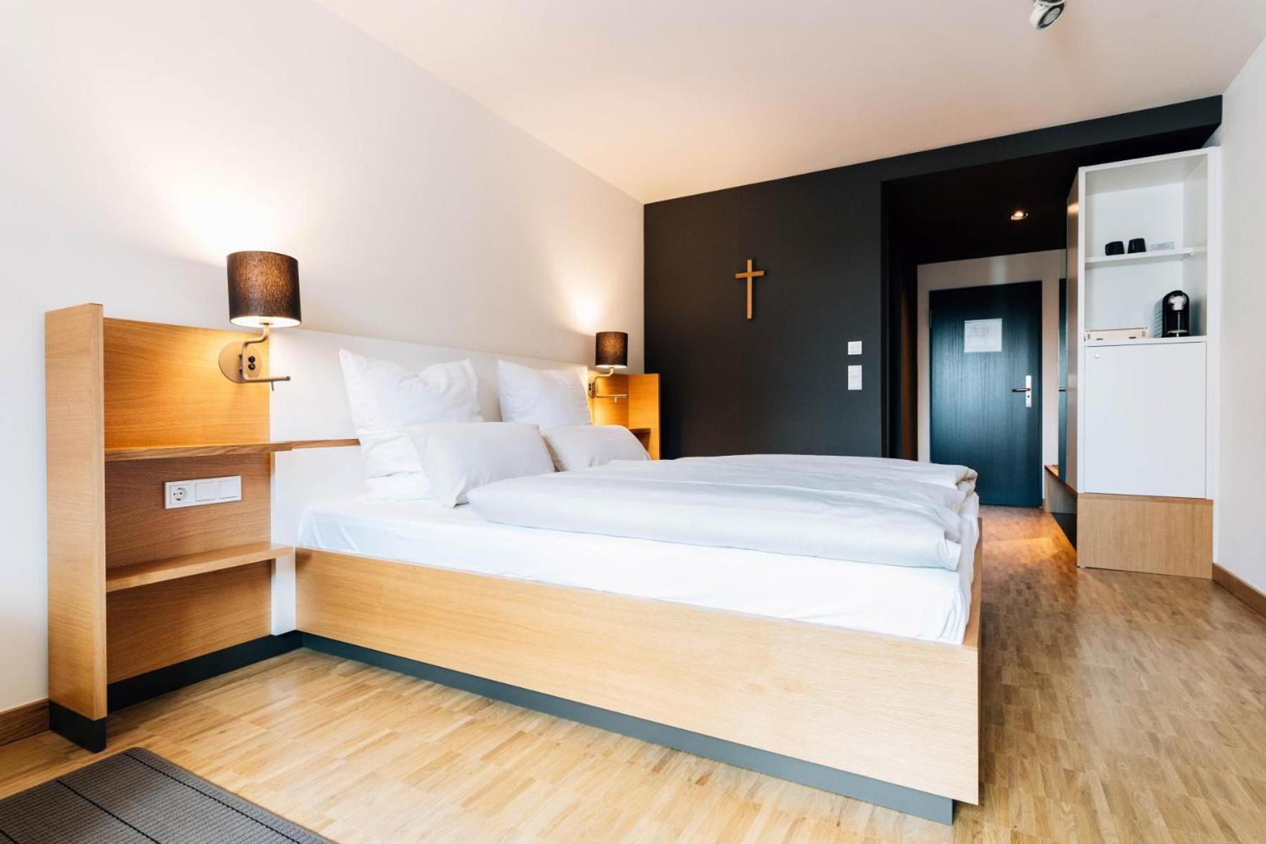 Bildungs- Und Tagungshaus Liborianum Hotel Падерборн Екстериор снимка